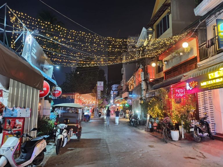 Phnom Penh: Orte der Erinnerung und gut versteckte Highlights
